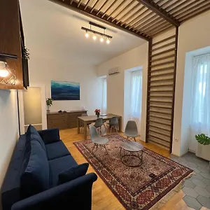 azure-king-residence-in-the-heart-of-budapest.inbudapesthotels.com/