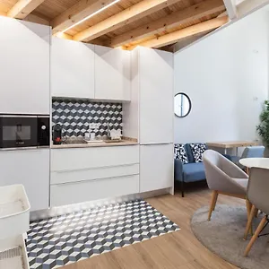 feels-like-home-graca-lovely-apartment-iv.hotels-lisbon-portugal.com/
